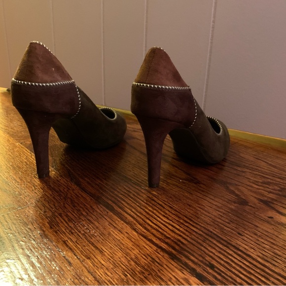 Elegant Brown Suede Women's Heels - Picture 5 of 8
